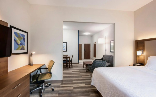 Holiday Inn Express & Suites Saskatoon by IHG