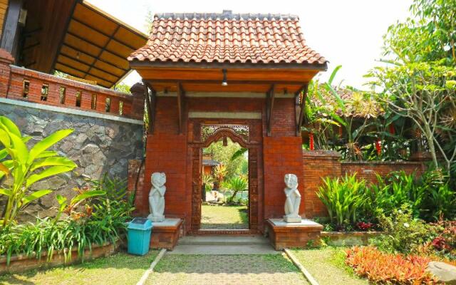 Villa Gardenia Bandung by ZUZU