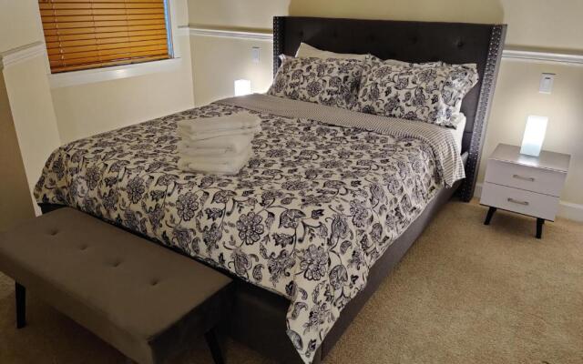 Modern & Comfy 2brdm Condo in Langley - Close to Highway 1