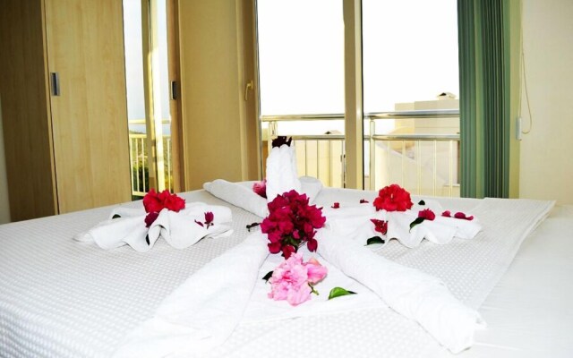 1 Bedroom Apartment Sea View 8 by Likya Global