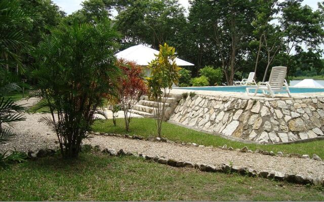 Maya Zacpetén Jungle Lodge