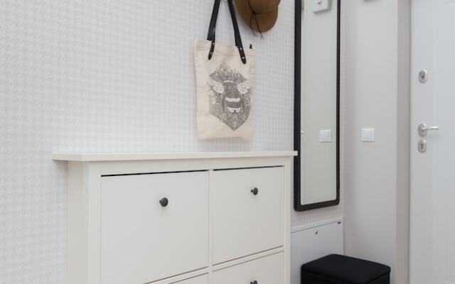 Comfy Studio Chodkiewicza by Renters