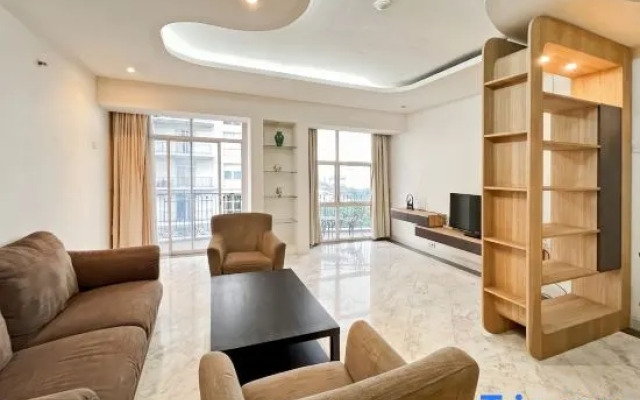 Large & Luxury Menteng Apt 3BR w/ Pool, Gym Wi-Fi