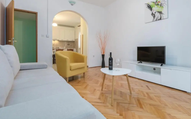 Awesome Home in Porec With Wifi and 2 Bedrooms - Hotel in Porec - Photo 4