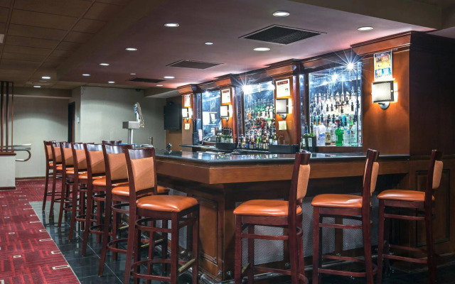 Crowne Plaza Newark Airport by IHG