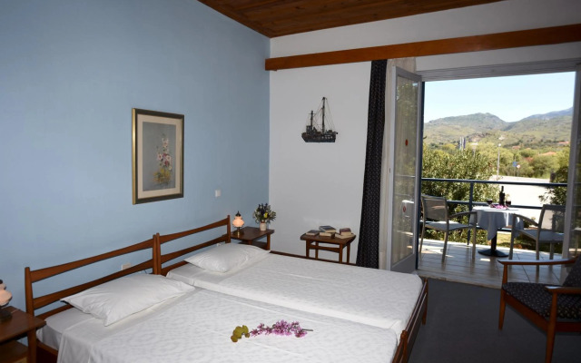 Delfinia Hotel & Bungalows