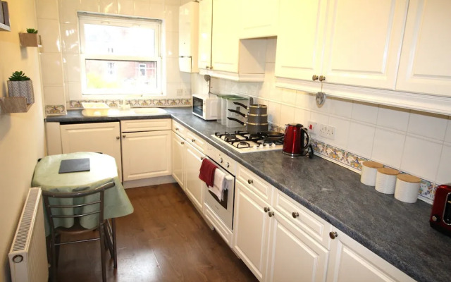 Doncaster Central Apartment Sleeps 5 Very Quiet