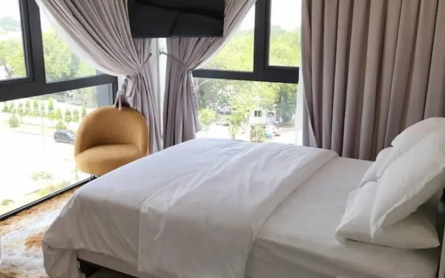 Embassy garden ebs legend luxury studio