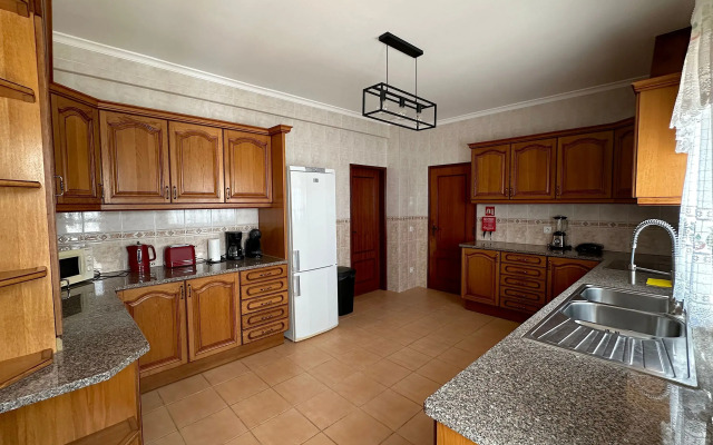 BnB Homes Luxurious Villa With 5 Bedrooms Pool