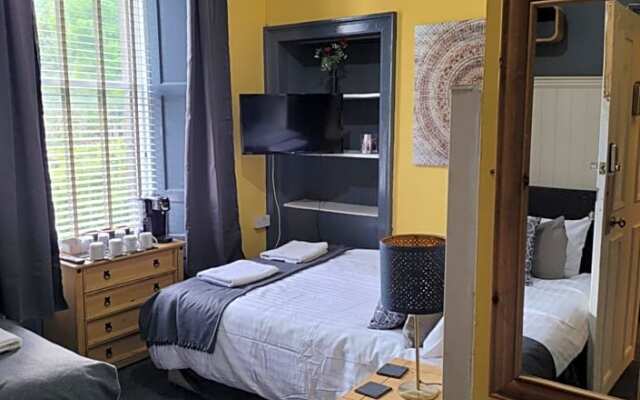 The Residence - 47 Minto St