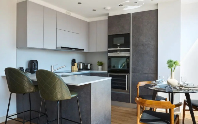 Kew Bridge by Viridian Apartments