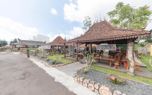 OYO 211 Seruni Residence