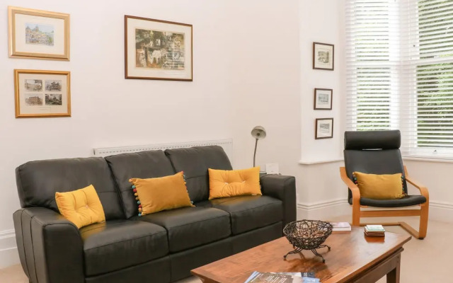 2B Cavendish Villas