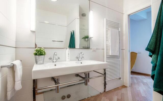 Vicolo Dei Pescatori - by MyHomeInComo