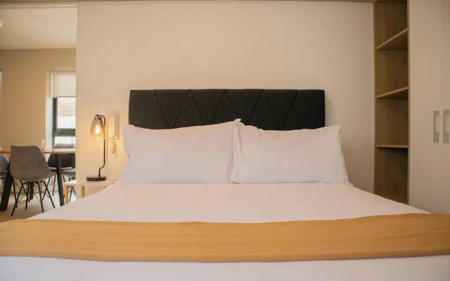 w Astounding 1BR in San Isidro