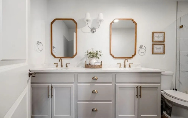 Luxe Poolside Retreat W/sauna-minutes From Downtown!