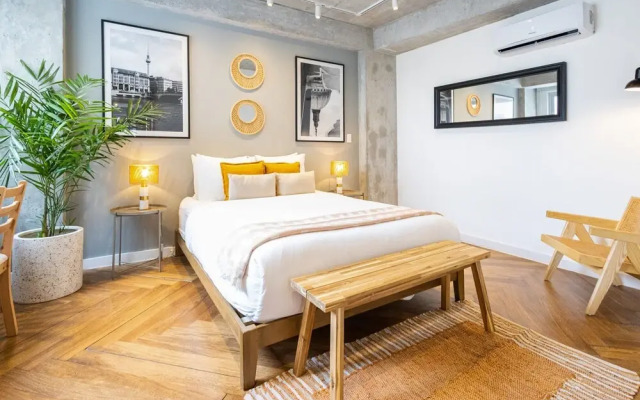 w Lively 2BR in Plaza Herrera