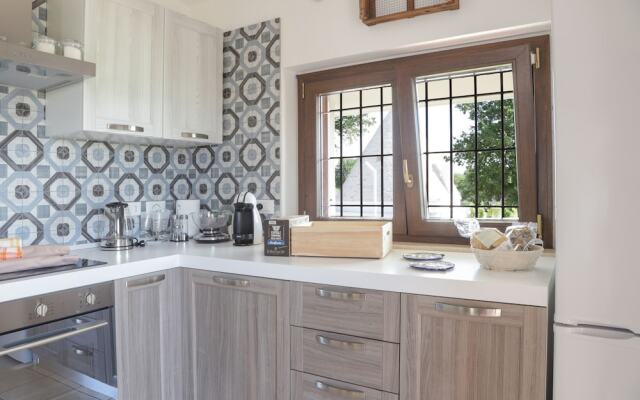 TD Trulli Saveni Trulli with Pool Near the Centre