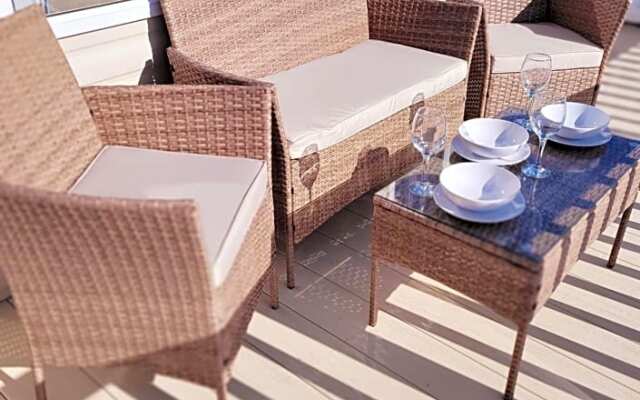 Golden Palm Getaway's PG143