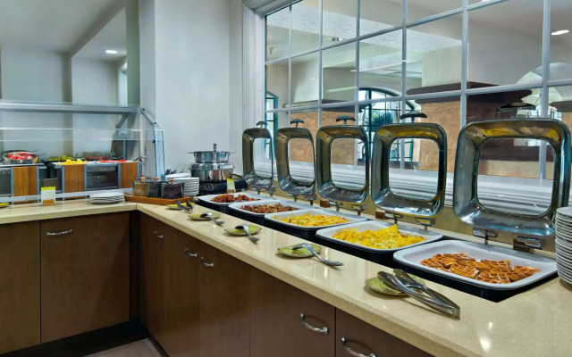 DoubleTree by Hilton San Pedro - Port of Los Angeles