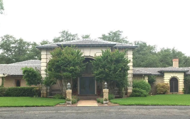 Live Oaks Bed and Breakfast