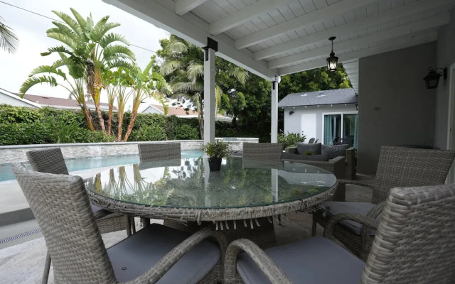 4 bedroom, 3 bathrooms Pool Home