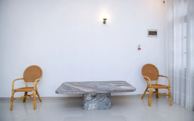 OYO 328 Machan Lanka Hotel
