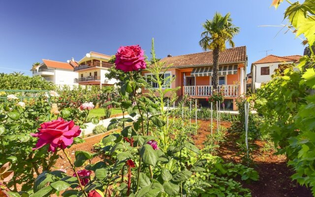 Holiday House Anica