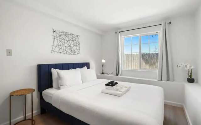 Maddux Homes near Westlake