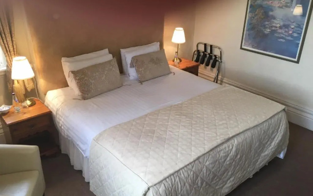The Carre Arms Hotel