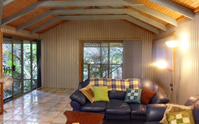 Treetops Accommodation Montville