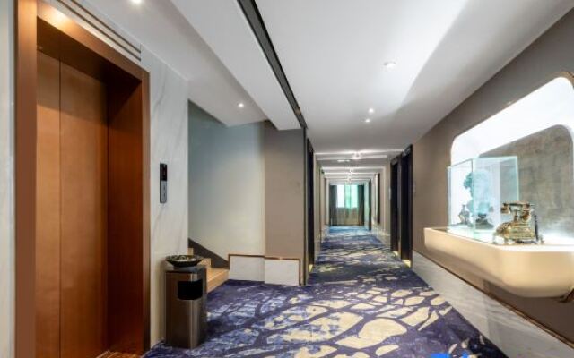 Lanuo Hotel (Chaozhou Ancient City People’s Square Store)