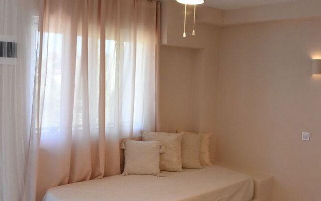 StayBridge Apartments, Mesongi