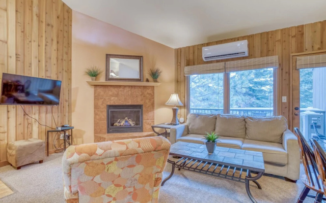 Ski House 246