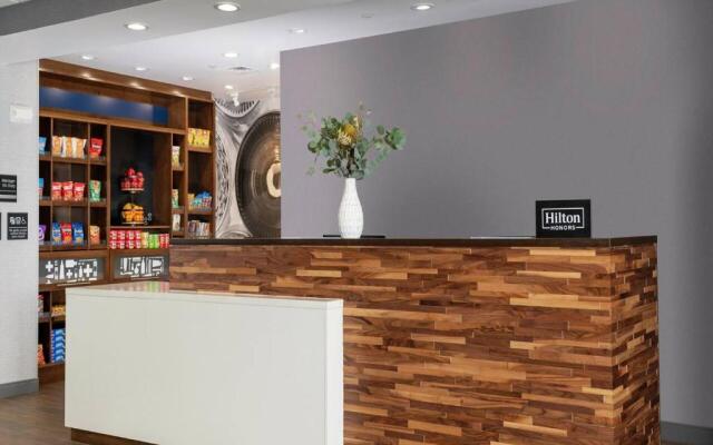 Hampton Inn & Suites Alachua I-75