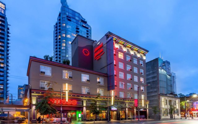 Howard Johnson Hotel By Wyndham Vancouver Downtown