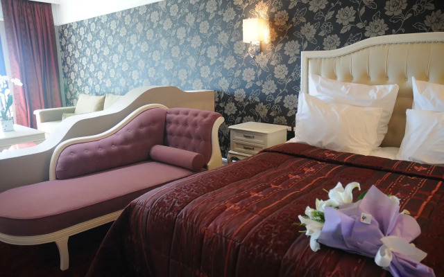 Paradise Island Hotel