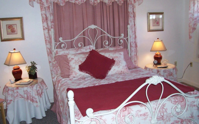 Camelot Restaurant & Inn