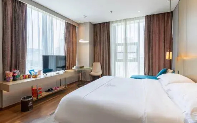 Yilong Ruiyun Hotel (Yushu Fortune Times Square)