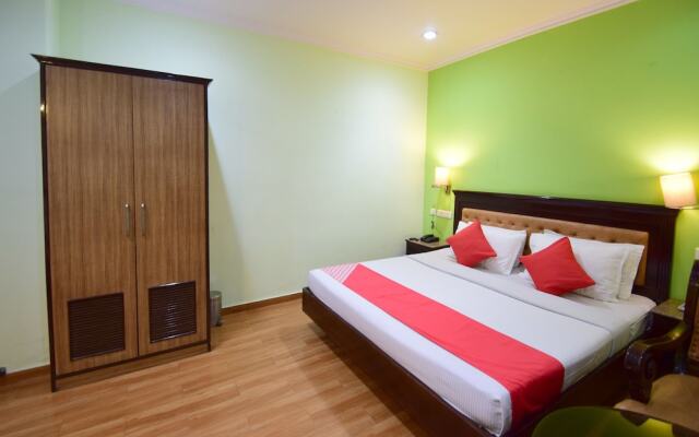 OYO 11494 Hotel Marc