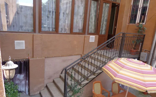 Old Meidan Hotel