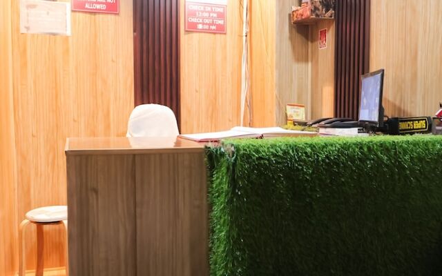 Roomshala 155 Hotel JPC