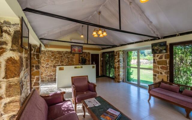 Jungle Cave Resort
