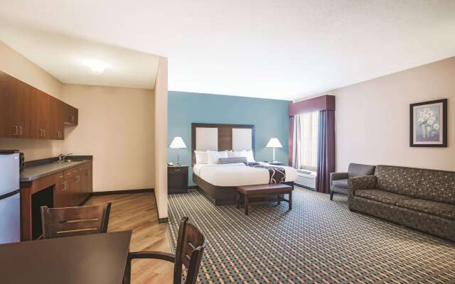 La Quinta Inn & Suites by Wyndham Stonington-Mystic Area