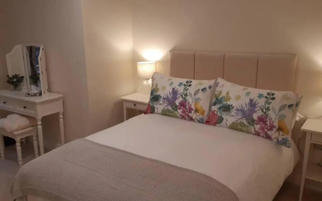 Conaglen, 2 Bedroom Lochside Flat