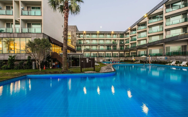 The Four Graces Resort