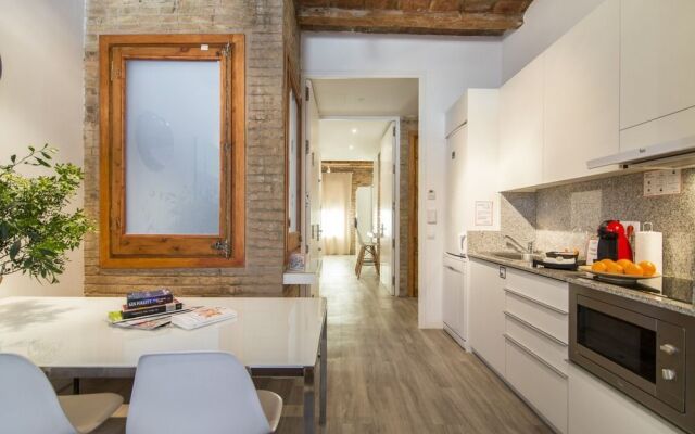 Happy People Sagrada Familia