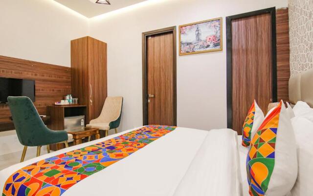 Fabhotel Prime Royal Inn Suites