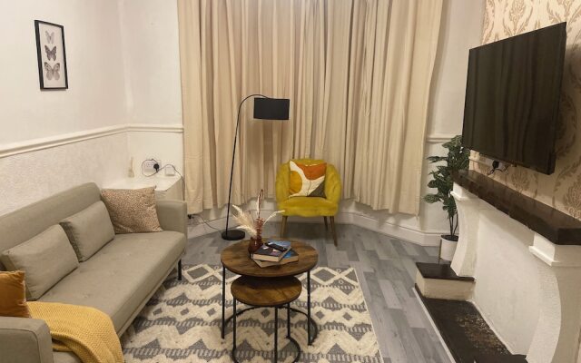 Remarkable 3-bed House in Liverpool