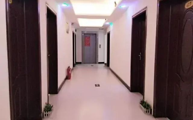 Xinzheng Qiandu Hotel